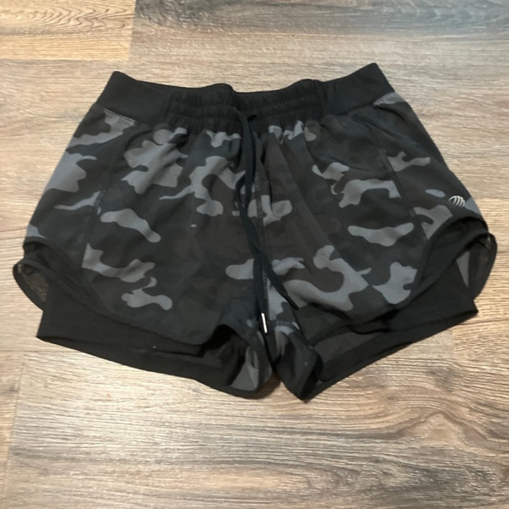 Women's MPG Black Camo Running Shorts Size Medium.